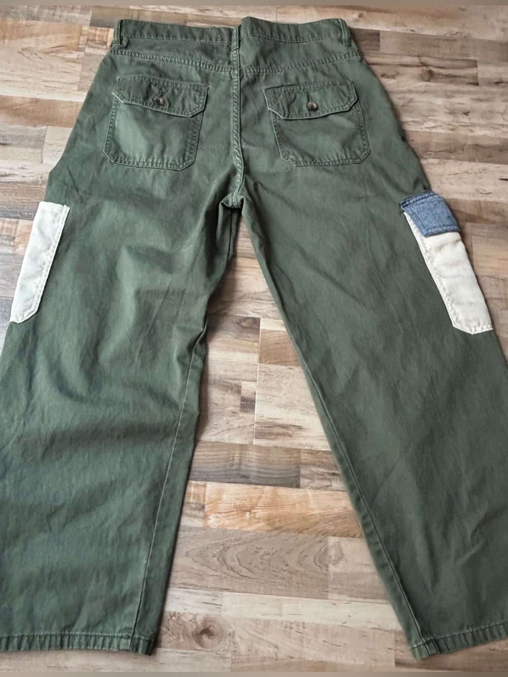 BDG Desert Curved Skate Pants Cargo Olive with Cream & Blue Patch Pockets - Picture 10 of 14
